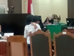 Sidang Perdana dugaan Kasus Penganiayaan Penyanyi Dewi Dew,Dew, digelar