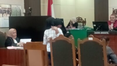 Sidang Perdana dugaan Kasus Penganiayaan Penyanyi Dewi Dew,Dew, digelar