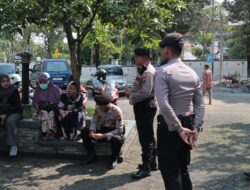 Puluhan Personil Polres Pekalongan Amankan Giat Audiensi Pedagang Pasar Desa Mrican