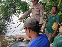 Polsek Nanga Pinoh Bersama Koramil, BPBD Serta Pemdes Kelakik Dan Semadin Lengkong Melakukan Pencarian Korban Tenggelam di Sungai Melawi