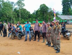 Personil Polres Sintang dan Polsek Sepauk Laksanakan Pengamanan Kegiatan Kampanye Calon Bupati dan Wakil Bupati Sintang 2024 di Kecamatan Sepauk