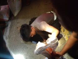 Aksi Cepat Satlantas Polres Sekadau dan Warga Tambal Jalan di Tapang Semadak