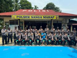 Polsek Nanga Mahap Berikan Kaporlap dan Pelatihan untuk Petugas Keamanan PT. Arvena Sepakat