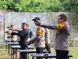 Guna mendukung pelaksanaan tugas, Kapolres asah kemampuan Menembak Personil Polres Ketapang