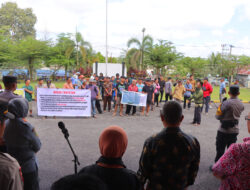 Puluhan Personel Polres Sintang Dikerahkan Dalam Pengamanan Aksi Damai Warga Desa Sungai Raya