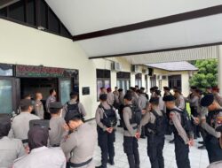 Polres Sekadau Turunkan Personel Bantu Pemungutan Suara di Tiga Kecamatan Terdampak Banjir