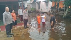 Wilayah Kecamatan Matan Hilir Utara Terdampak Pasang Air Laut, Kapolsek Sampaikan Himbauan Keselamatan Kepada Warga