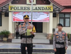 Kapolres Landak Pimpin Upacara Kenaikan Pangkat 17 Personel Dilapangan Mapolres 