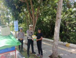 Satlantas Polres Sekadau Gelar Patroli Berkah, Berbagi Kepedulian dengan Pedagang Kecil