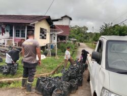 Polsek Sekadau Hulu Dampingi Warga Wujudkan Program Pekarangan Bergizi