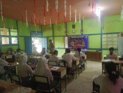 Polsek Belitang Hilir Sosialisasikan Penerimaan Polri di SMAN 1