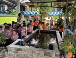 Wisata Edukasi Anak TK di Polres Sekadau, Satlantas Kenalkan Rambu Lalu Lintas dan Ketahanan Pangan