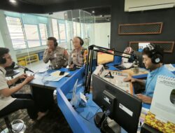 Sat Lantas Polresta Pontianak Gelar Dialog Publik Keselamatan Berlalu Lintas di Radio Pro2 RRI Pontianak