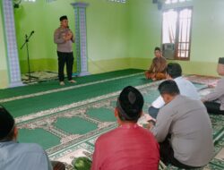 Safari Ramadan di Surau Nurul Iman, Kapolsek Sekadau Hilir Sampaikan Pesan Kamtibmas