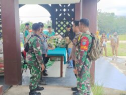 Sinergitas TNI-Polri dalam Pengamanan Bazar Murah Pemkab Sekadau