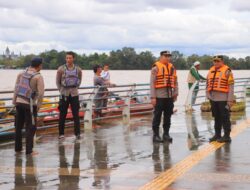 Polres Sintang Gelar Patroli Perairan, Fokus Cek Debit Air dan Antisipasi Bencana Banjir di Tengah Bulan Ramadan