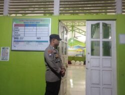 Berikan Rasa Aman Di Bulan Suci Ramadhan, Polsek Kota Baru Melaksanakan Pengamanan Shalat Tarawih