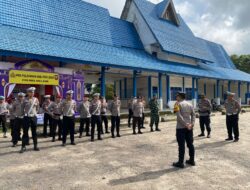 Personil Polres Melawi Siaga Dalam Pos Pengamanan Dan Pos Pelayanan