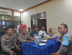 Pererat Kekeluargaan, Kapolsek Sebangki Ajak Anggotanya Buka Puasa Bersama 