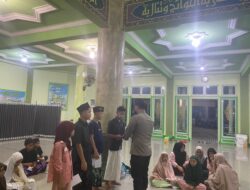 Santunan Ramadan, Polsek Nanga Mahap, DMI dan Pengurus Masjid Bantu Warga Kurang Mampu