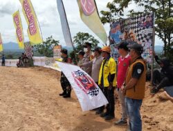 Mewakili Kapolres Ketapang, Kapolsek Nanga Tayap Hadiri Final Even Forkopimcam Cup Grasstrack Championship 2025