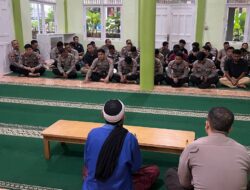 Polres Sekadau Gelar Binrohtal, Ustadz Herman Fauzi Sampaikan Keutamaan Sholat Berjamaah