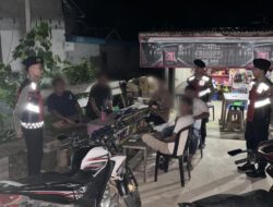 Patroli Malam, Polisi di Sekadau Edukasi Remaja Soal Bahaya Judi Online
