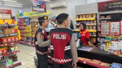 Polisi Sambangi Pusat Perbelanjaan di Sekadau, Ingatkan Kasir soal Transaksi Digital