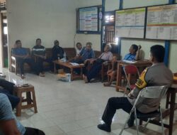 Menjelang Pilkades, Bhabinkamtibmas Polsek Nanga Tayap Sambangi Calon Kepala Desa Tajok Kayong