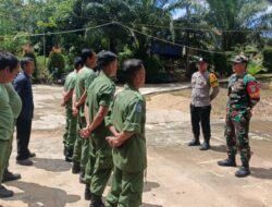 Polsek Sekadau Hilir Beri Pelatihan Linmas, Perkuat Keamanan Desa Gonis Tekam