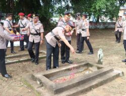 Maknai Perjuangan, Polres Melawi Ziarah di Taman Makam Bahagia