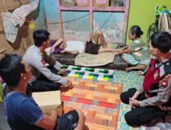 Sambut Hari Bhayangkara ke-79, Polisi Sekadau Kunjungi Warga Pemulung dan Lansia Penderita Stroke