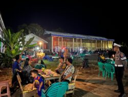 Polres Sekadau Patroli Dialogis di Komplek Pasar Baru, Sampaikan Pesan Kamtibmas ke Warga