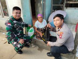 Peringati Hari Bhayangkara ke-79, Polsek Nanga Mahap Salurkan Bansos kepada Warga Kurang Mampu