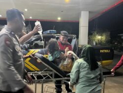 Respons Cepat Patroli Presisi Polres Sekadau, Evakuasi Pasien Darurat di Tengah Malam