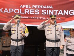 Polres Sintang Sambut Kapolres Baru AKBP Sanny Handityo dengan Tradisi Adat dan Apel Perdana