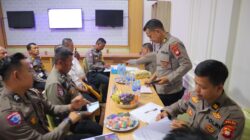 Itwasda Polda Kalbar Lakukan Pengawasan Operasi Patuh Kapuas 2025 di Polres Sintang