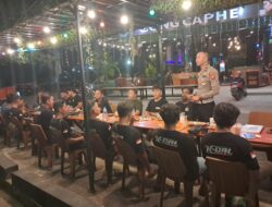 Ngopi Sambil Diskusi Bareng Komunitas Driver, Polantas Sekadau Ajak Tertib Lalu Lintas