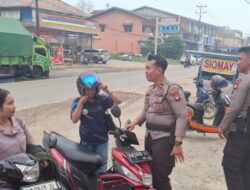 Patroli Presisi Polres Sekadau Edukasi Remaja dan Juru Parkir Soal Keamanan Kendaraan