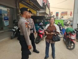 Potret Humanis Personel Patroli Presisi Berdialog dengan Warga Sekadau