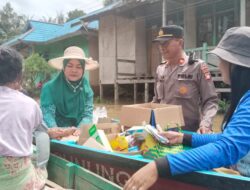Kades Tanjung Gunung Didampingi Kapolsek, Koramil, dan TP PKK Salurkan Bantuan Sembako dan Layanan Kesehatan Gratis untuk Masyarakat Terdampak Banjir