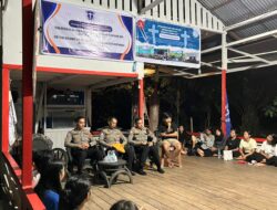 Satlantas Polres Melawi Berikan Sarkon Kepada Persekutuan Mahasiswa Kristen STKIP Melawi