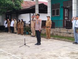 Kapolsek Belimbing Pembina Upacara di SMK Negeri 1 Belimbing