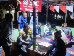 Dekat Dengan Warganya, Kapolsek Benua Kayong Bersama Bhabinkamtibmas Lakukan Patroli Sambang Siskamling