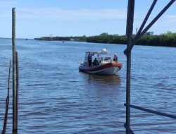 Satpolairud dan Basarnas Laksanakan Evakuasi ABK Kapal yang Dilaporkan Tenggelam di Perairan Muara Laut Ketapang