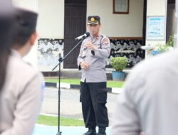 Wakapolres Sekadau Tekankan Disiplin Saat Apel Jam Pimpinan