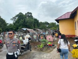 Polres Sekadau Amankan Misa Arwah dan Ibadah Minggu di Gereja Agung