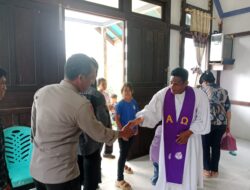 Polsek Sungai Laur Gelar Kegiatan “Minggu Kasih” di Gereja Santo Fransiskus Desa Bengaras