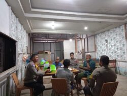 Dekat Dengan Warganya Kapolsek Matan Hilir Utara Gelar Ngopi Bareng Bersama Tokoh Masyarakat Desa Kuala Satong