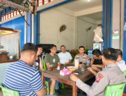 Kapolsubsektor Air Upas Gelar Ngopi Bareng Bersama Tokoh Masyarakat Desa Air Upas